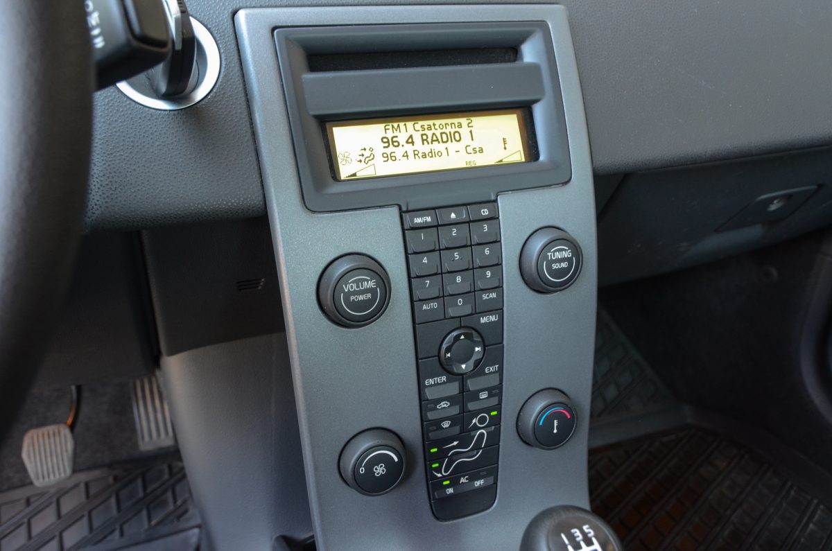 VOLVO S40