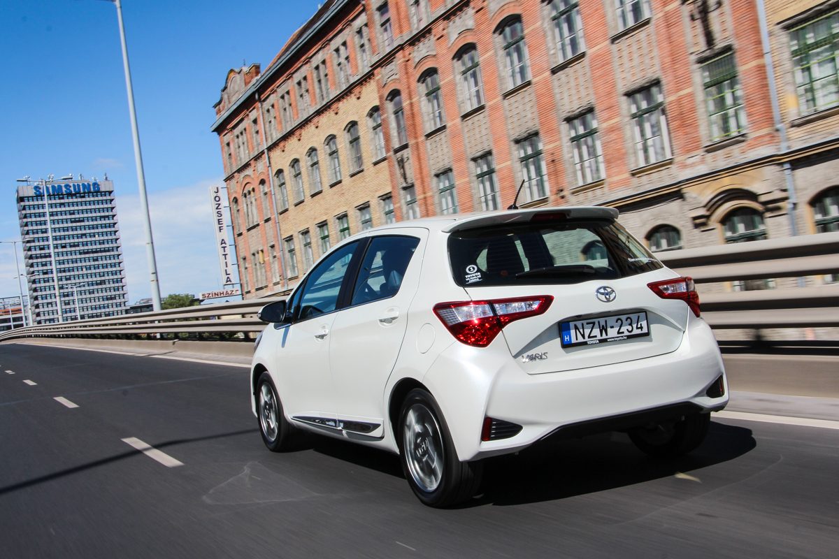 TOYOTA YARIS