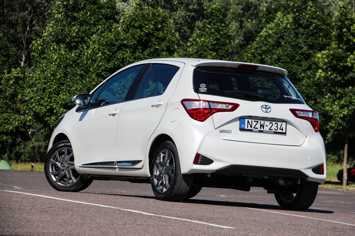 TOYOTA YARIS