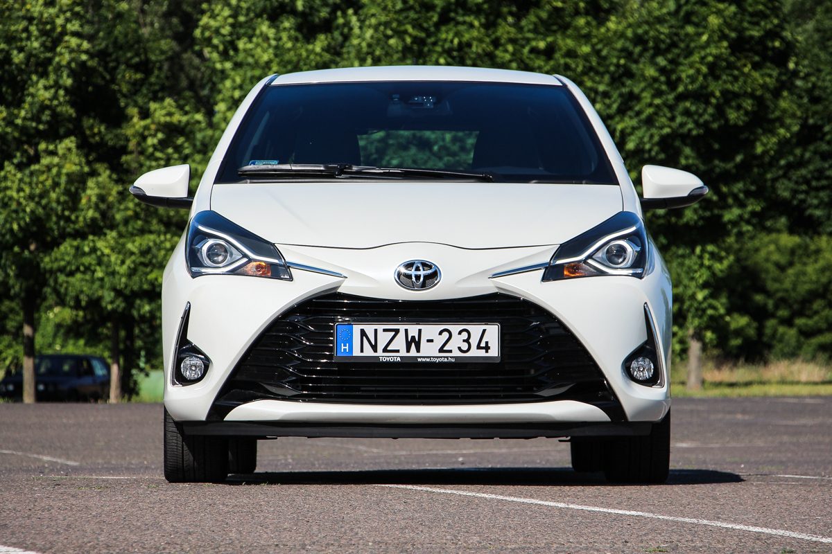 TOYOTA YARIS