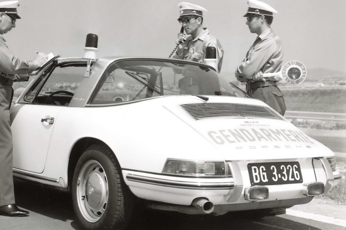 PORSCHE 911