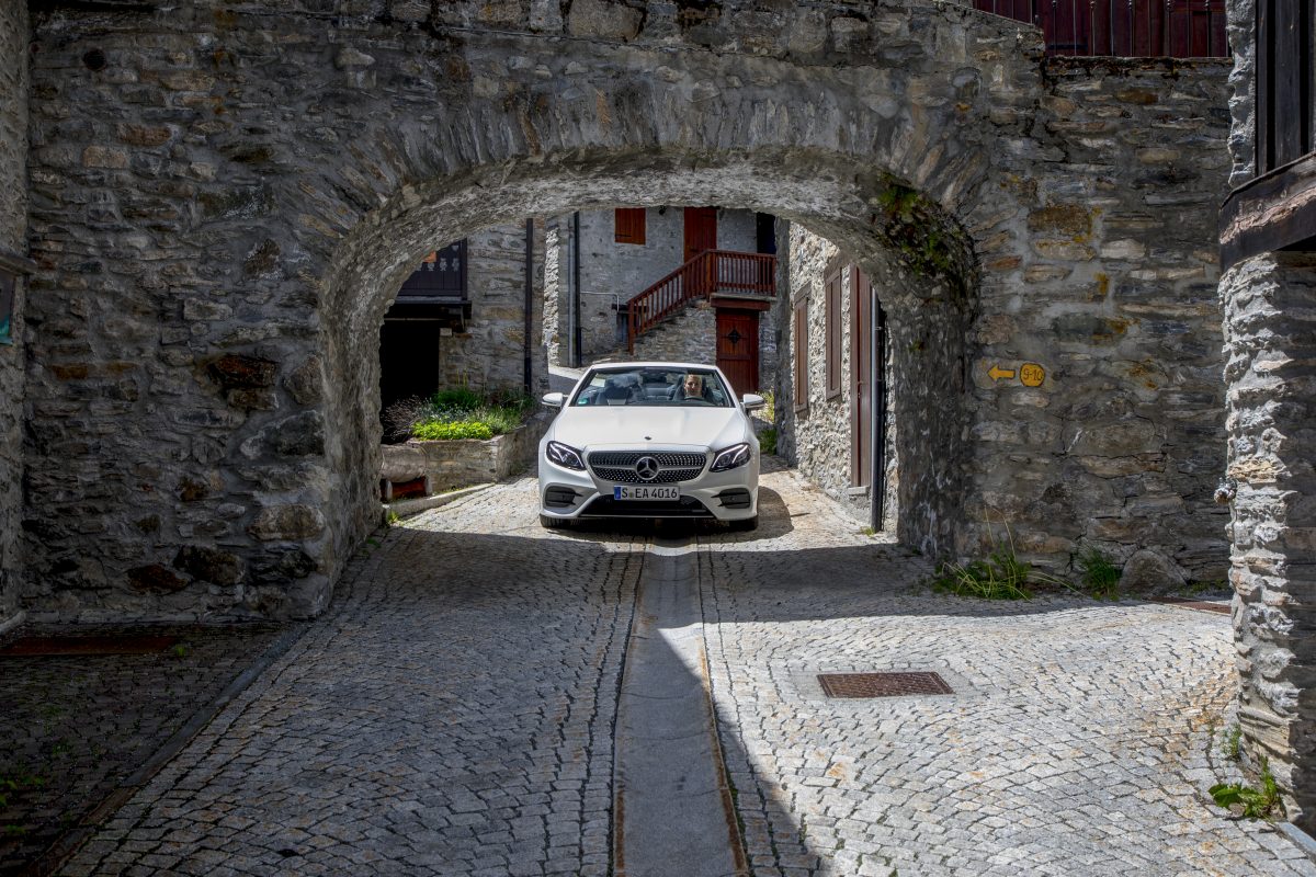 MERCEDES-BENZ E-OSZTÁLY