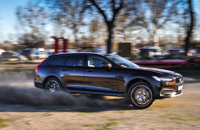Vad igényesség - Volvo V90 Cross Country teszt