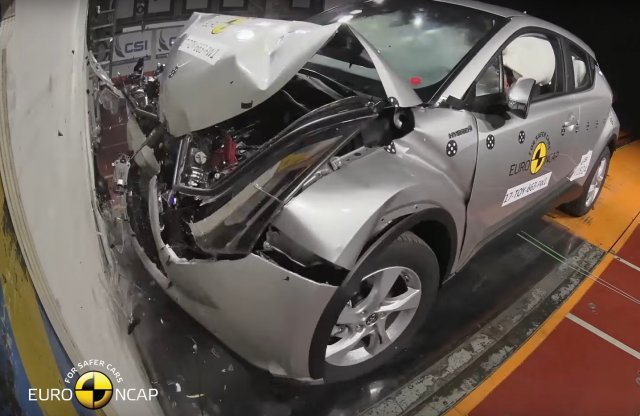 Öt csillagot ért a Toyota C-HR töréstesztje