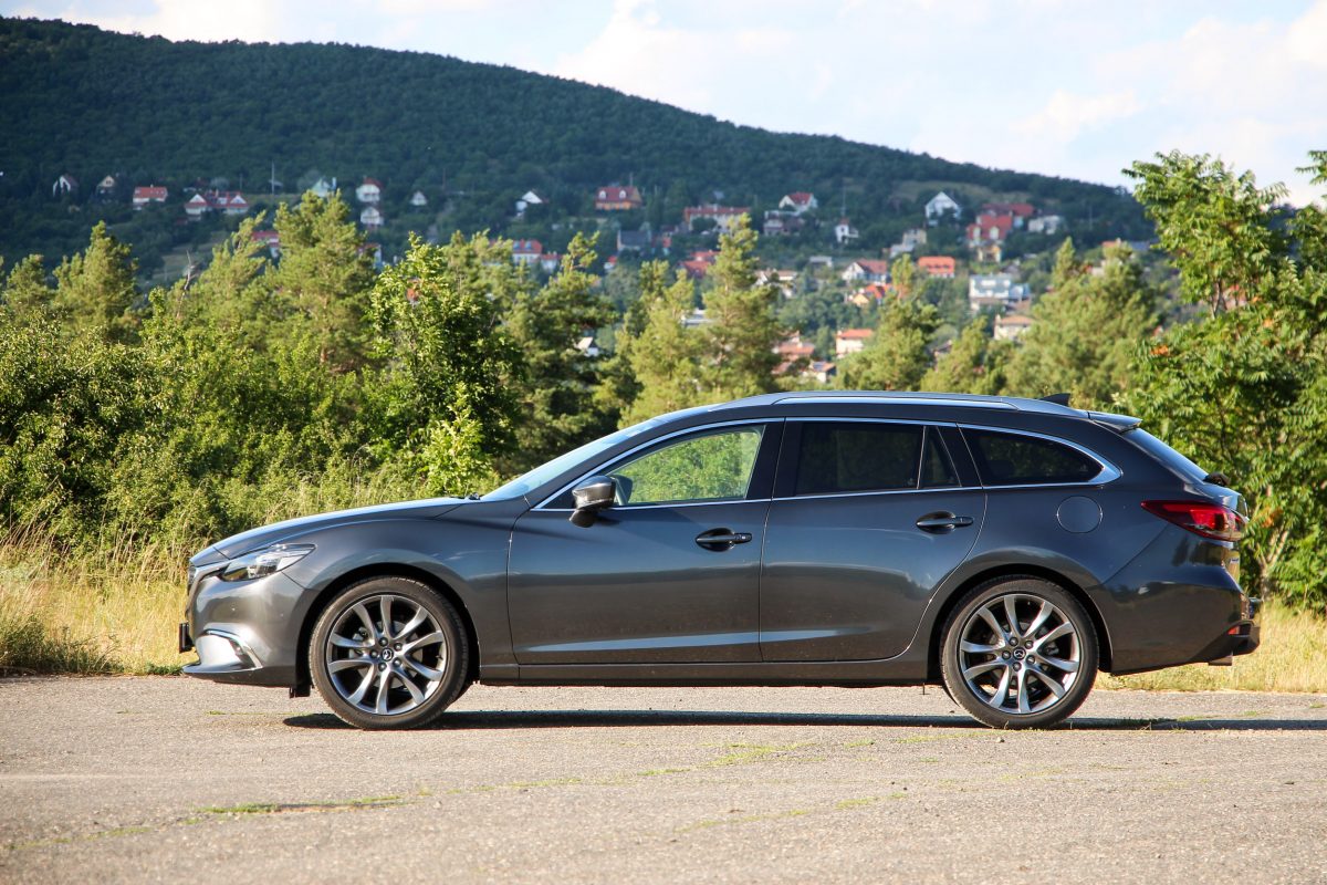 MAZDA 6
