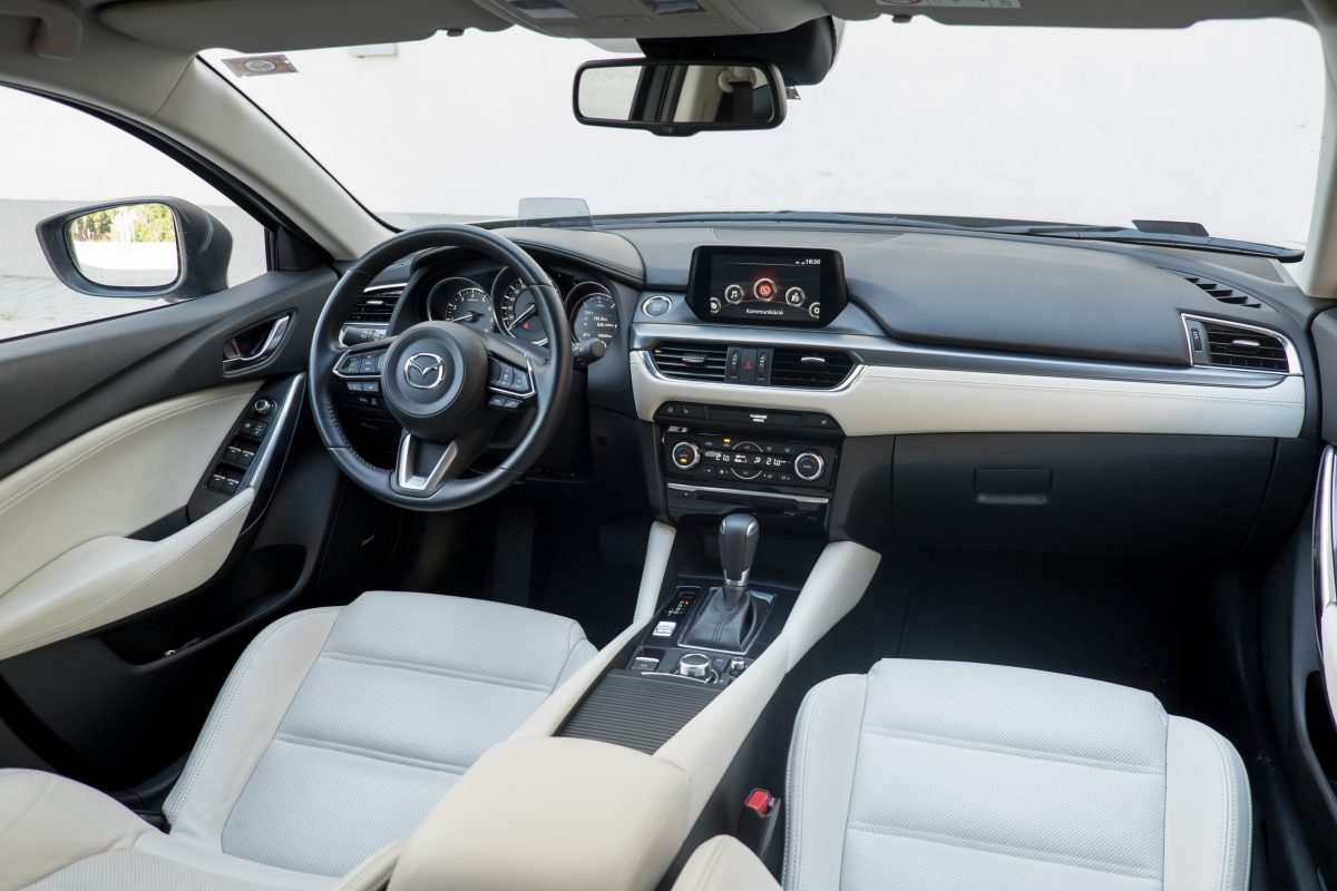 MAZDA 6