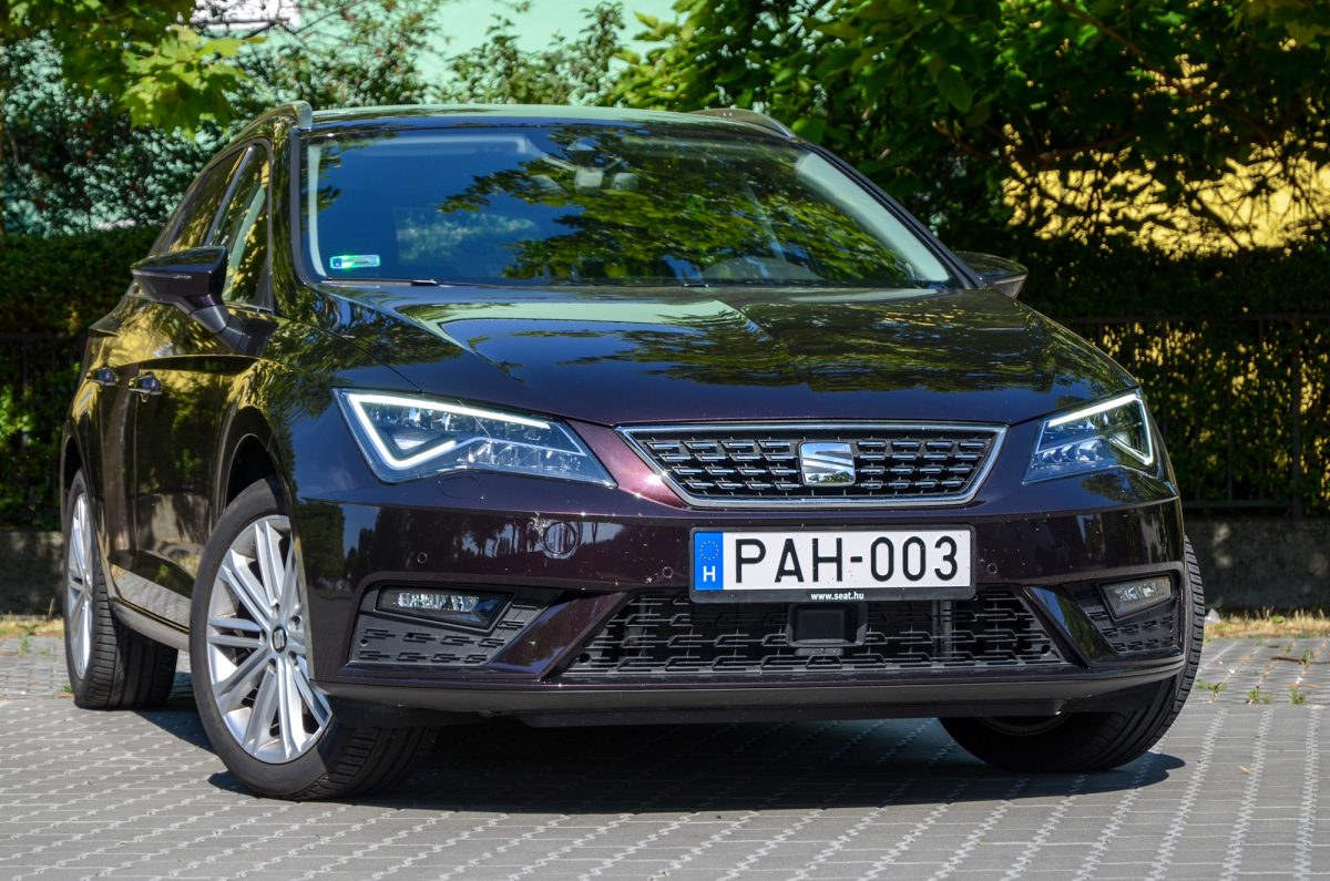 SEAT LEON
