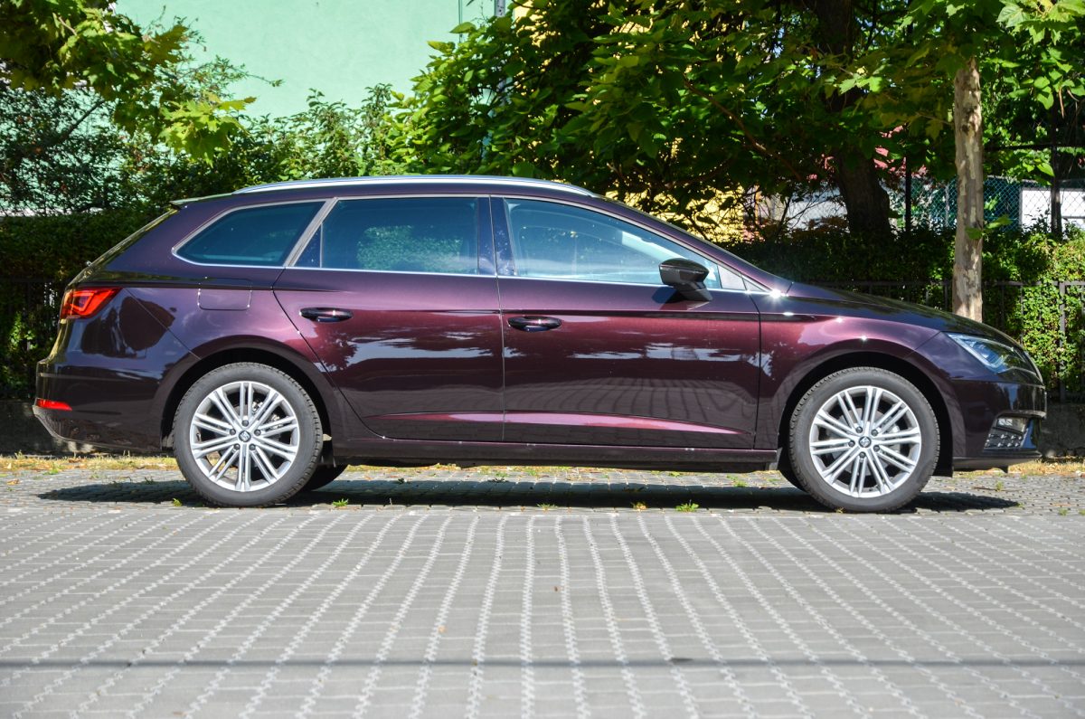 SEAT LEON