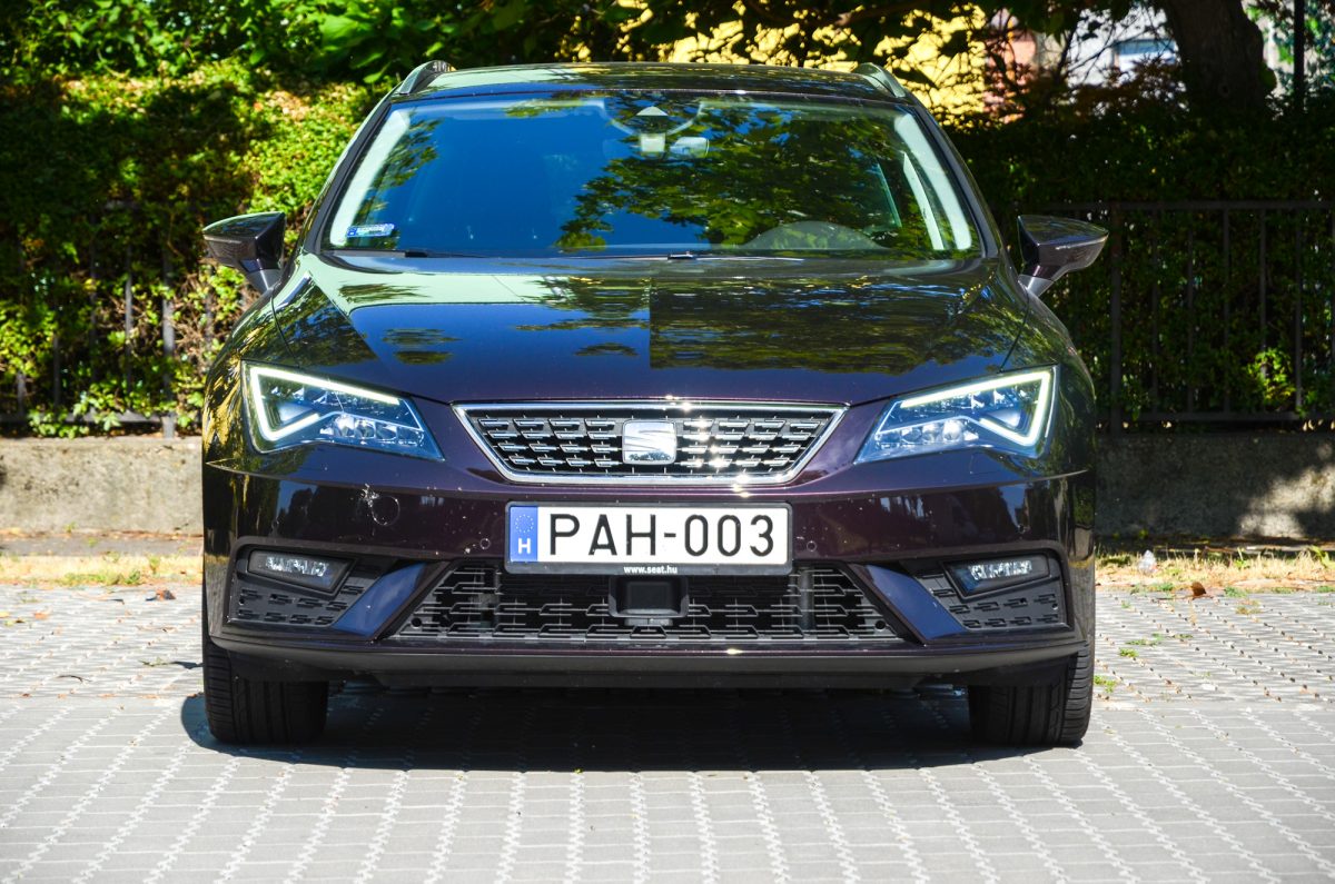 SEAT LEON