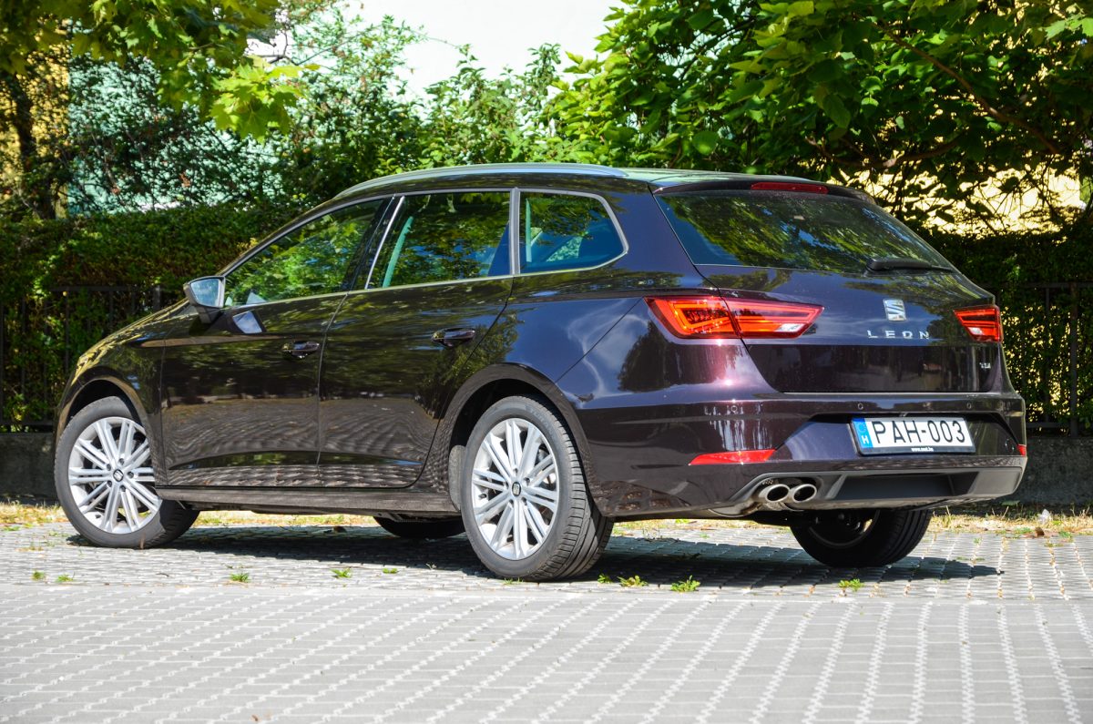 SEAT LEON