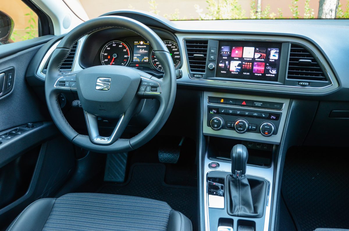 SEAT LEON