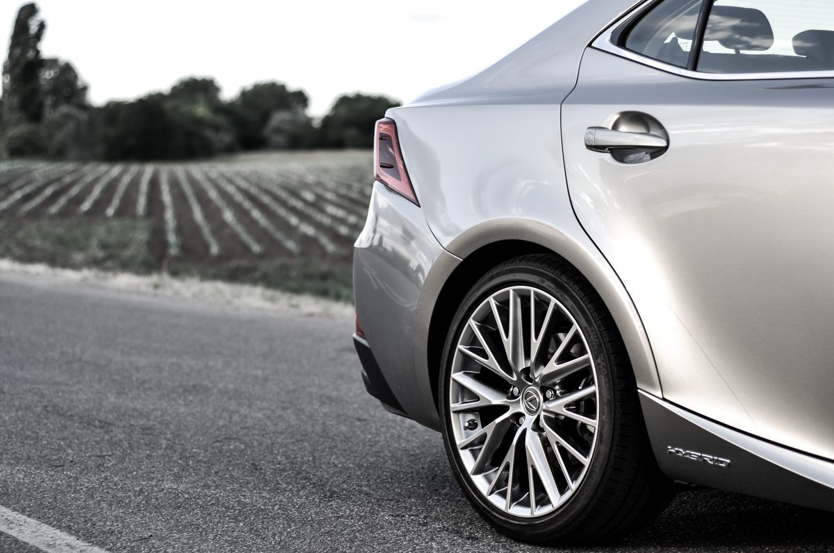 LEXUS IS