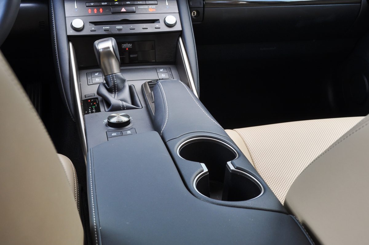 LEXUS IS