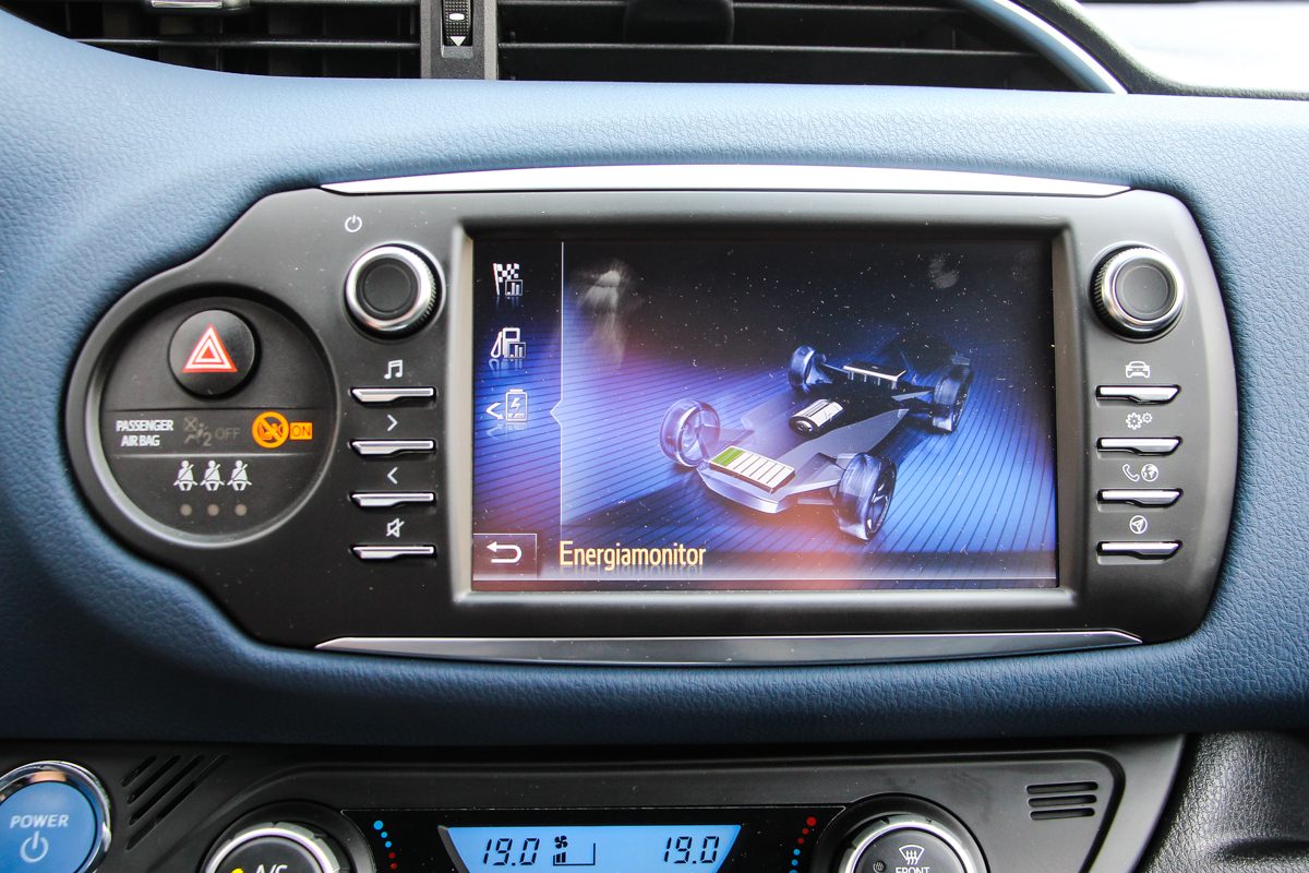 TOYOTA YARIS