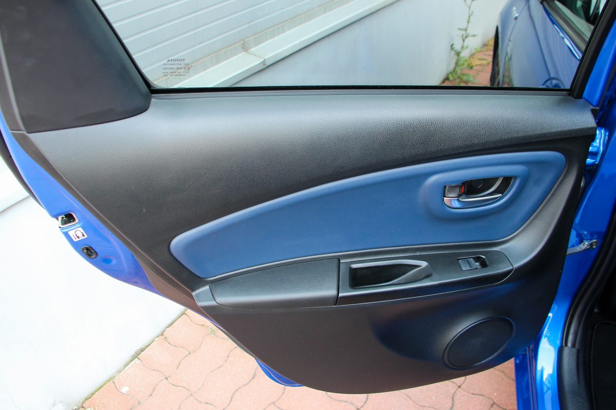 TOYOTA YARIS
