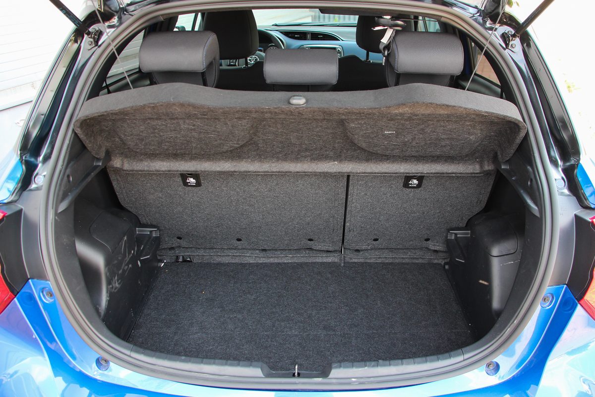 TOYOTA YARIS