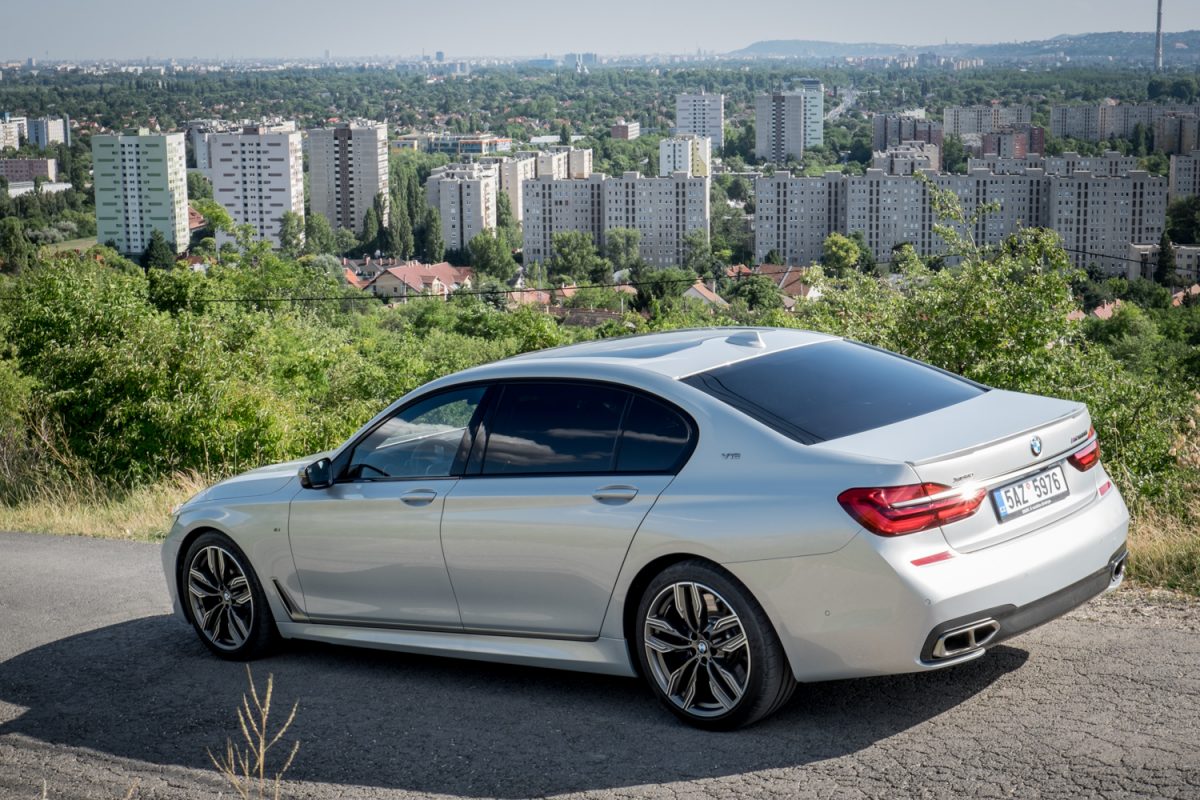 BMW 7-ES SOROZAT