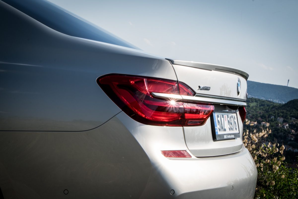 BMW 7-ES SOROZAT