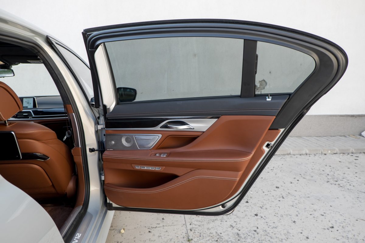 BMW 7-ES SOROZAT