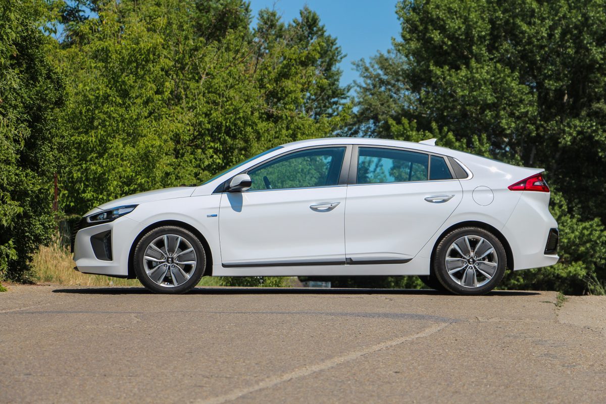 HYUNDAI IONIQ