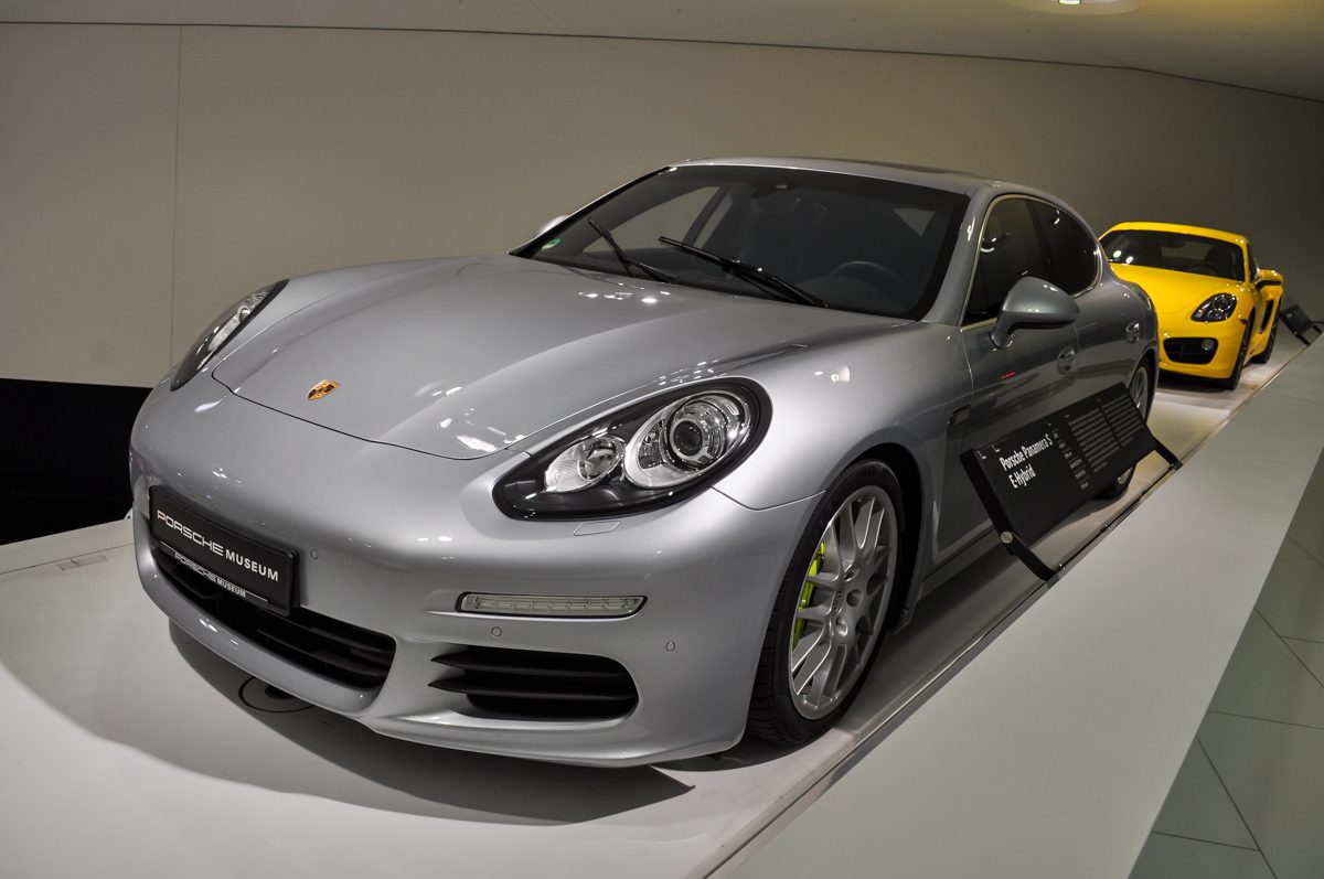 PORSCHE PANAMERA