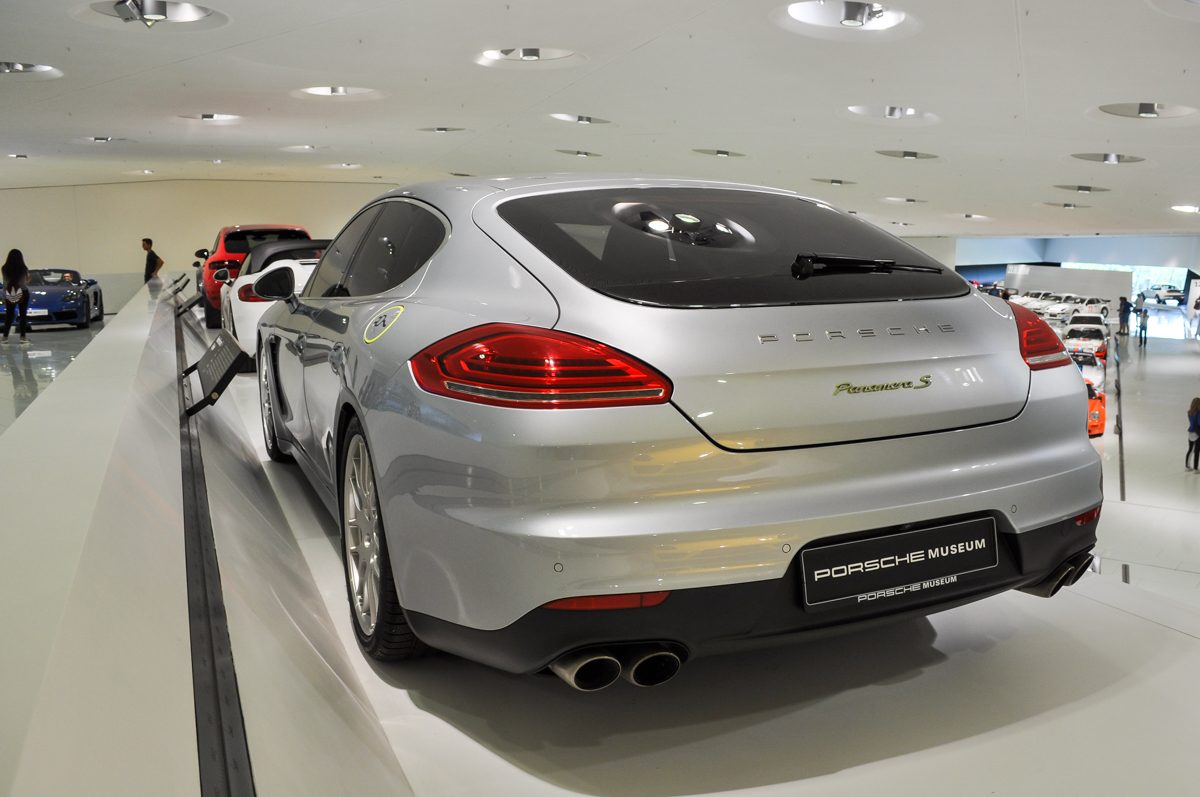 PORSCHE PANAMERA