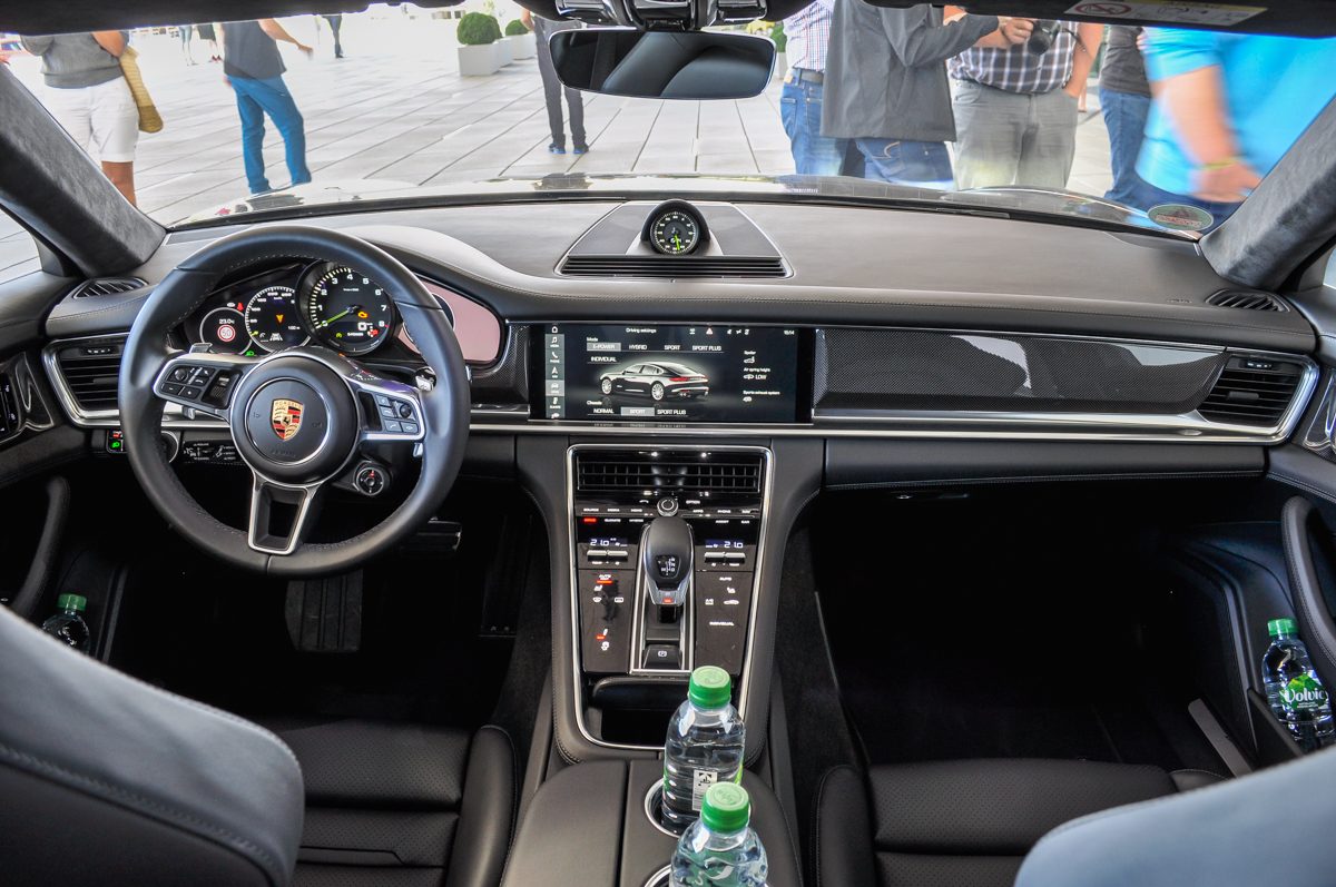 PORSCHE PANAMERA