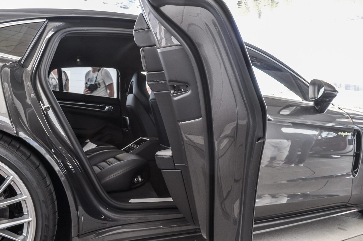 PORSCHE PANAMERA