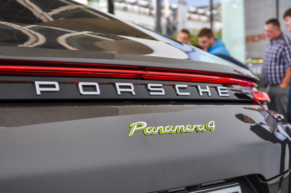PORSCHE PANAMERA