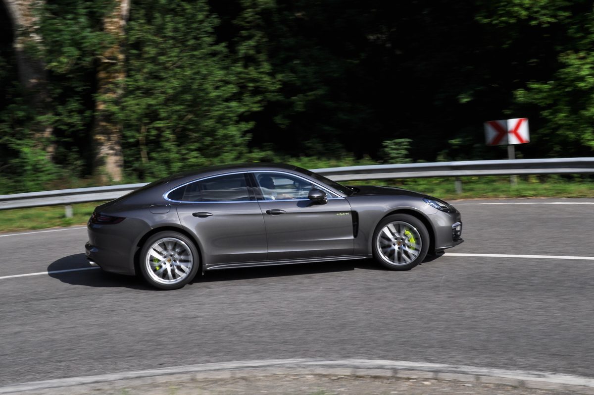 PORSCHE PANAMERA