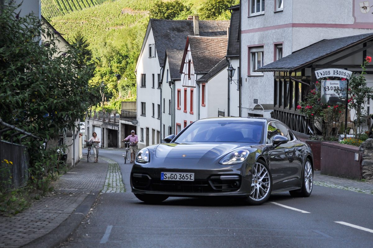 PORSCHE PANAMERA