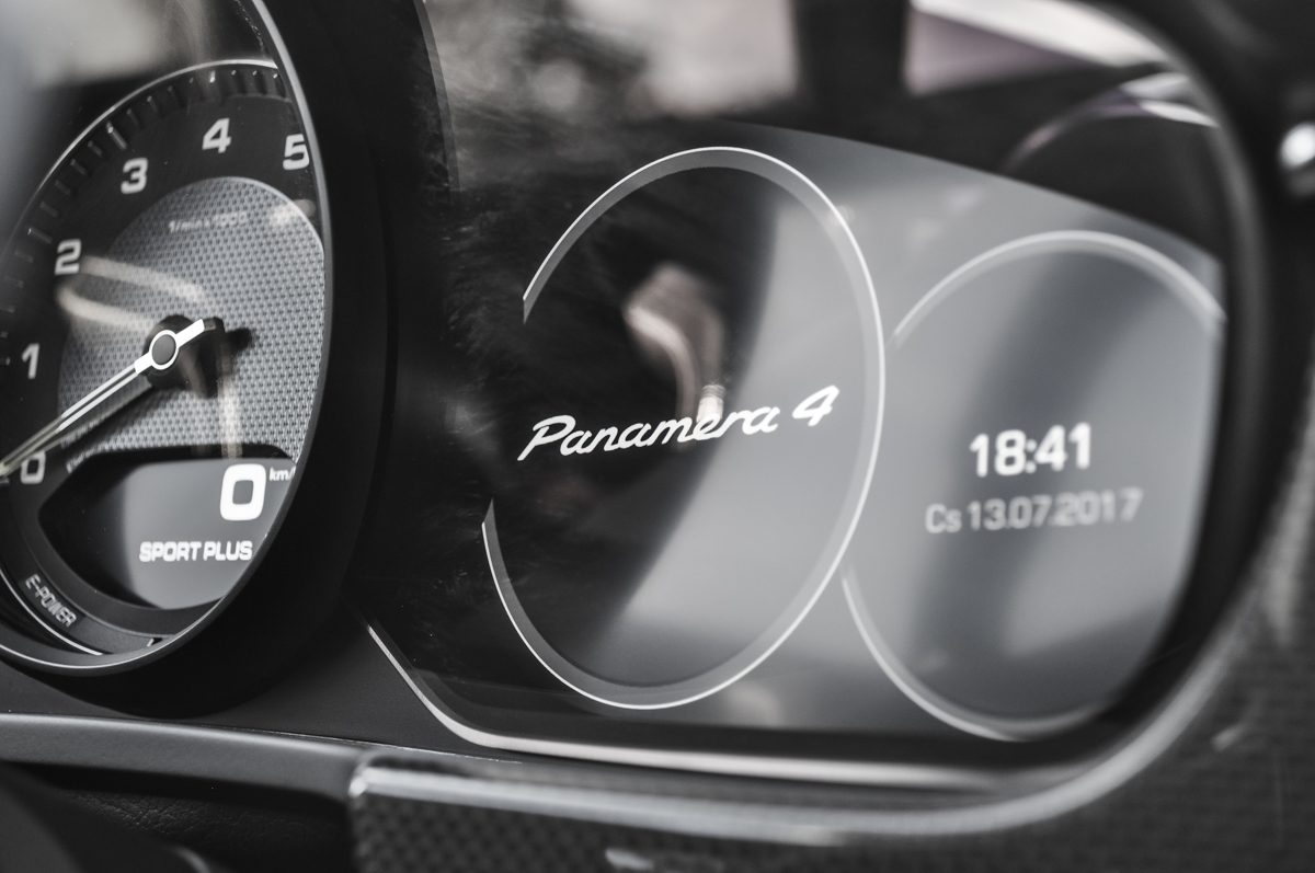 PORSCHE PANAMERA