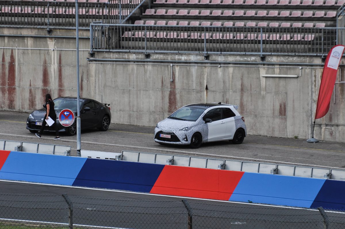 TOYOTA YARIS