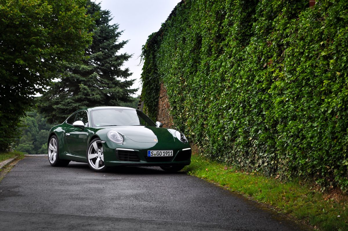 PORSCHE 911