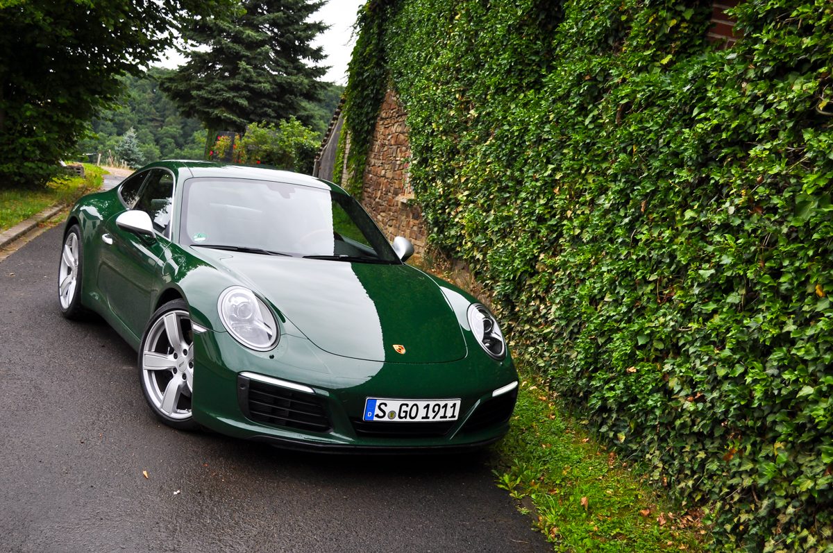 PORSCHE 911
