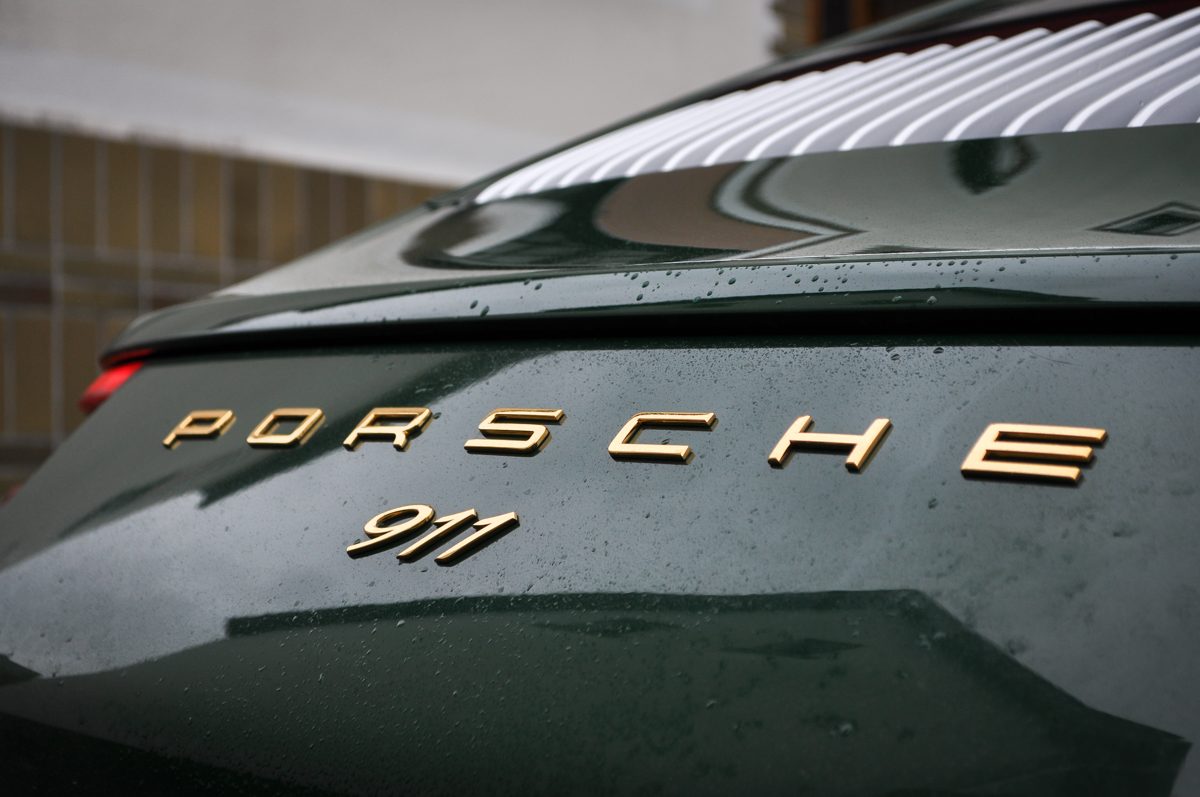 PORSCHE 911