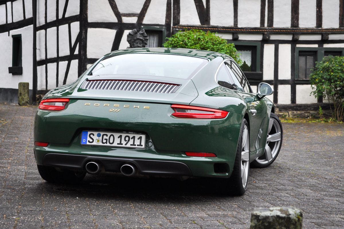 PORSCHE 911