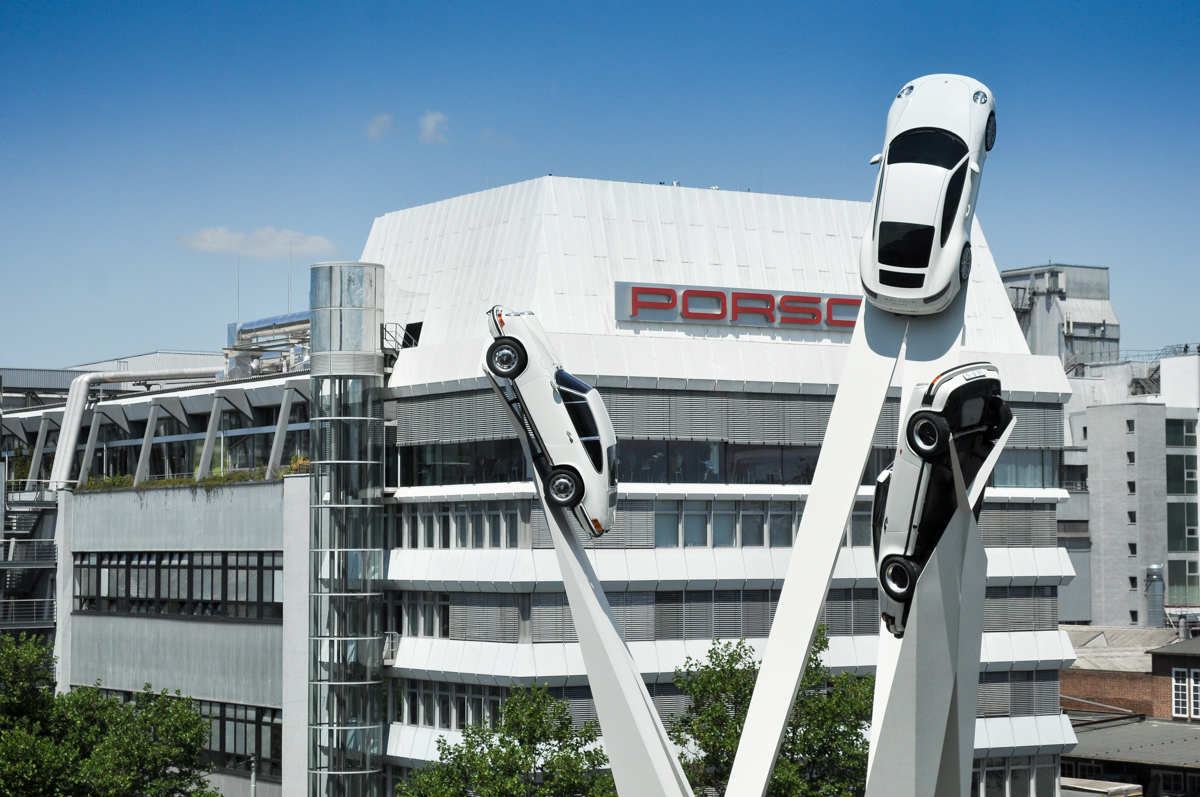 PORSCHE 911