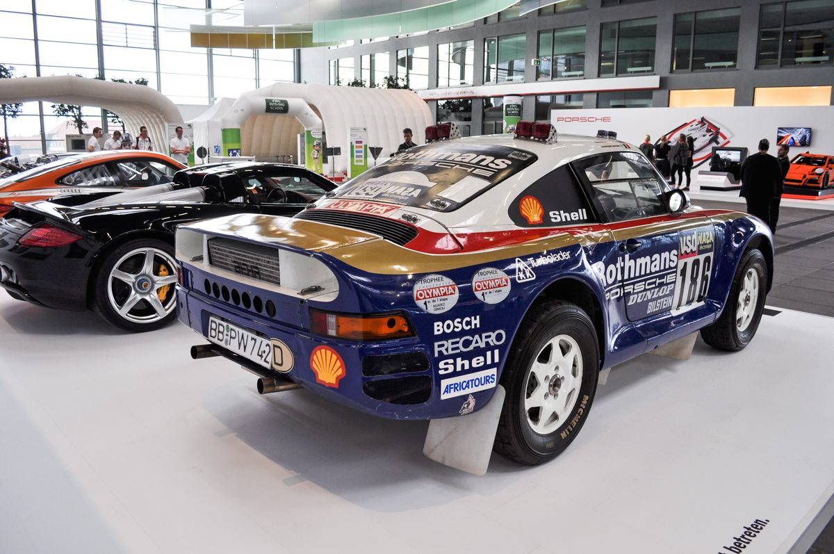 PORSCHE 911