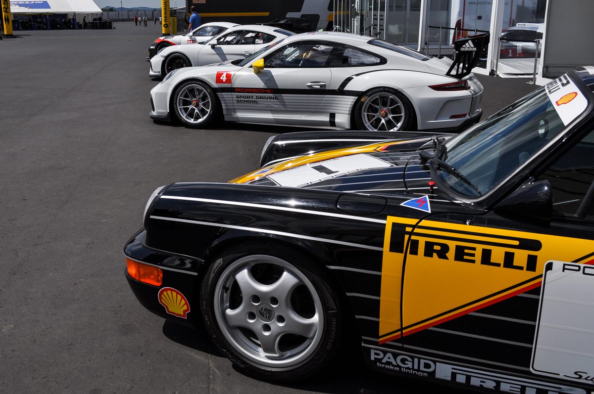 PORSCHE 911