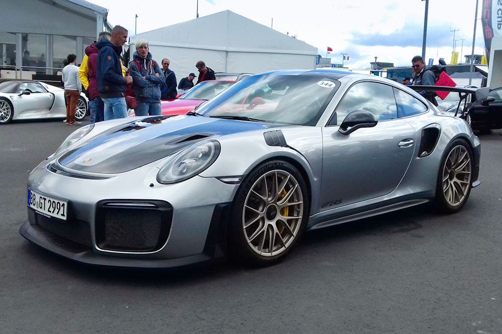 PORSCHE 911