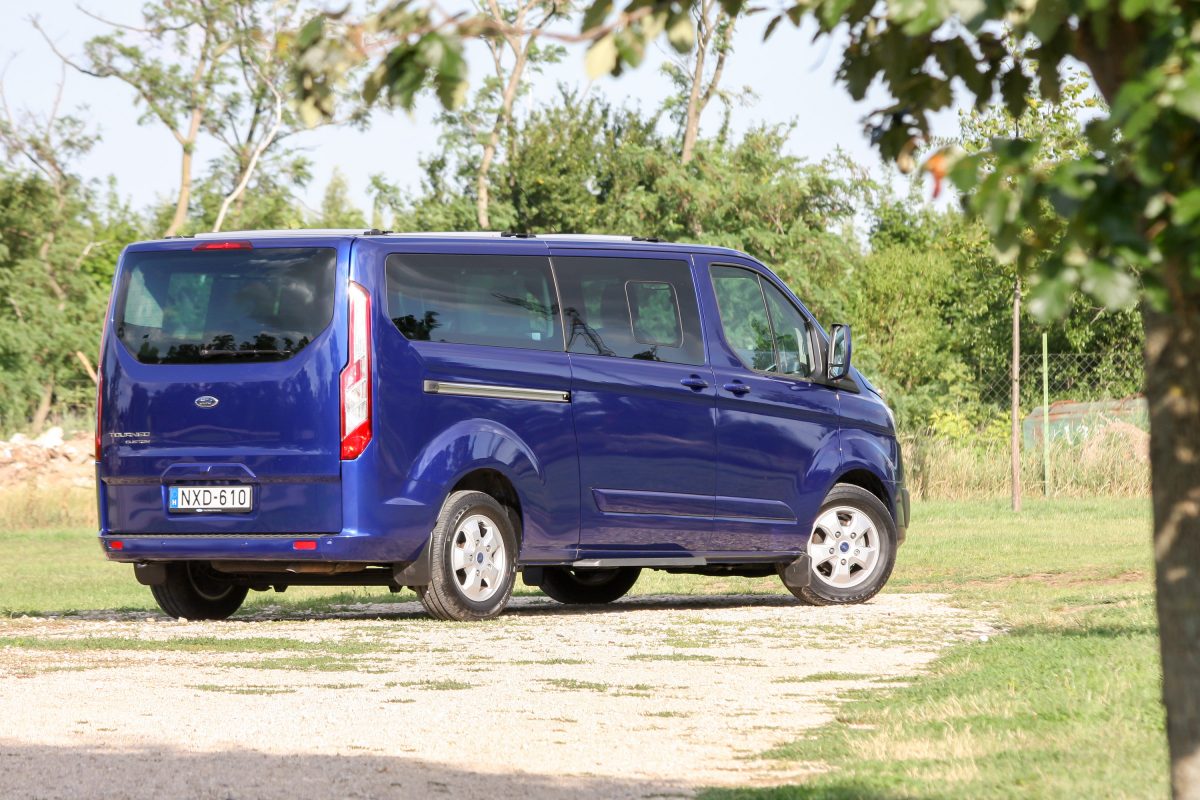 FORD TOURNEO