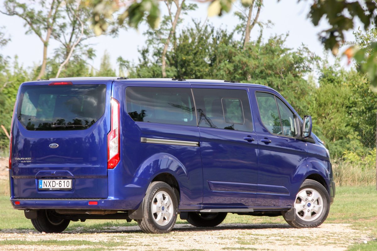 FORD TOURNEO
