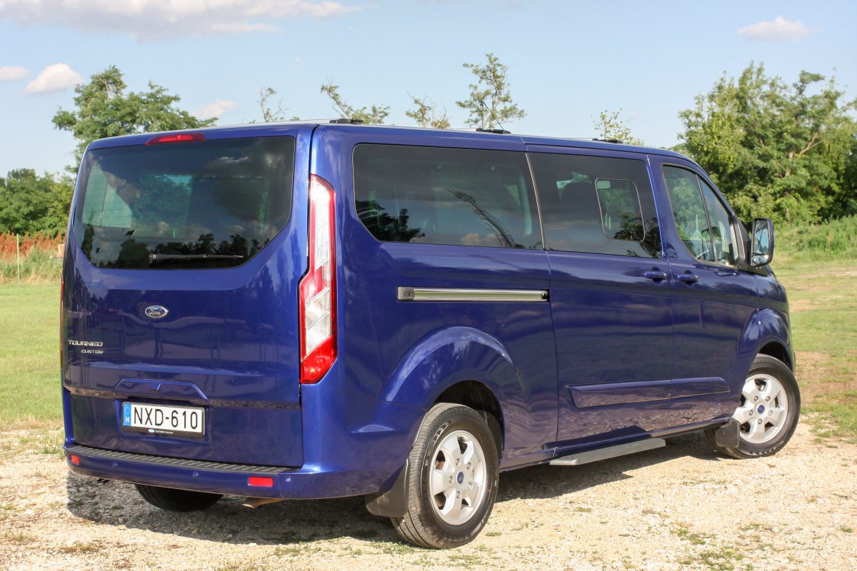 FORD TOURNEO