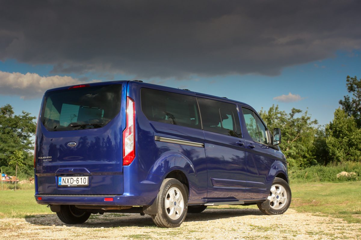 FORD TOURNEO