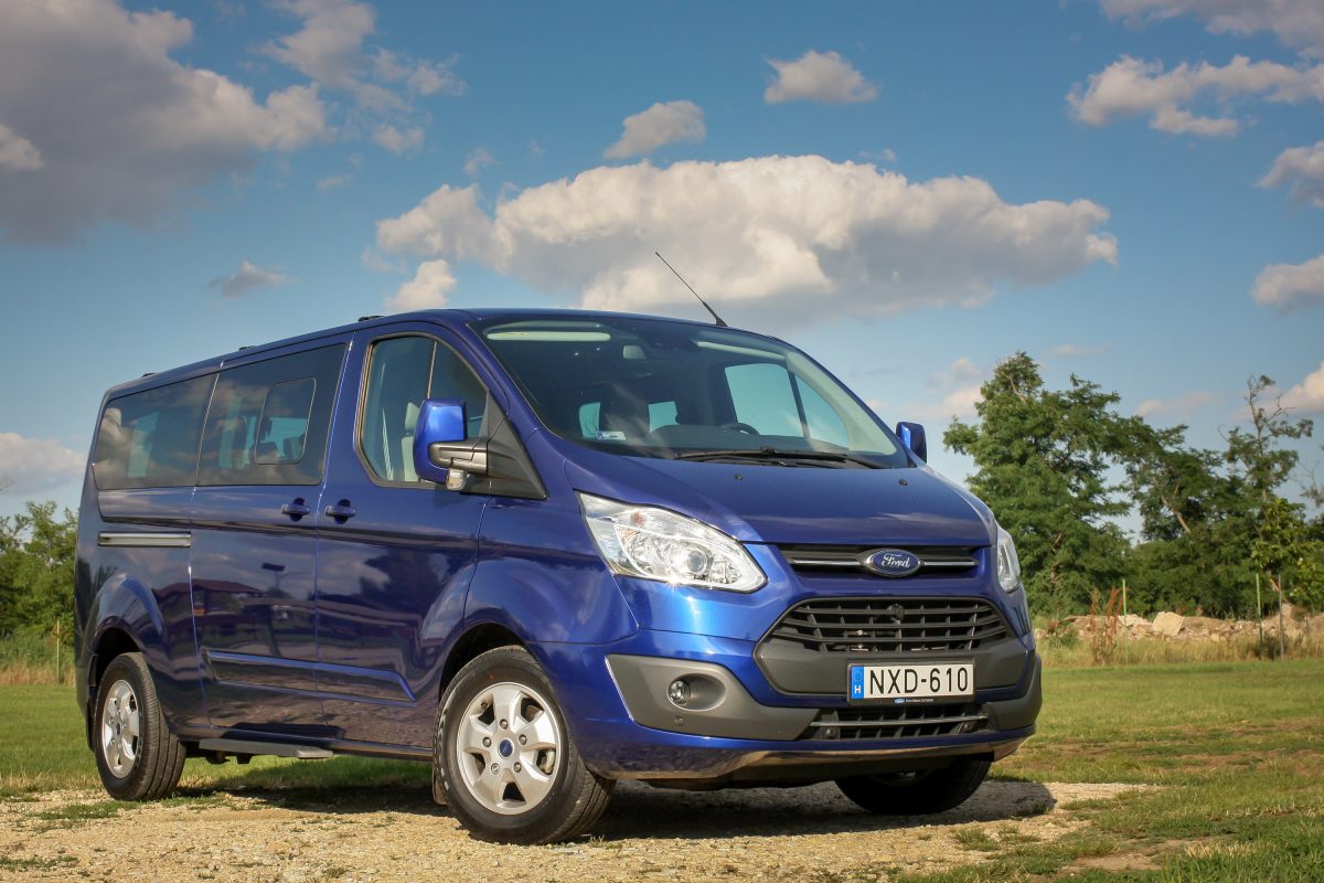 FORD TOURNEO