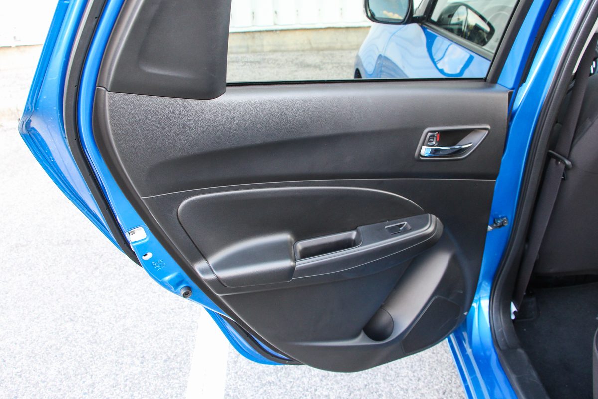SUZUKI SWIFT