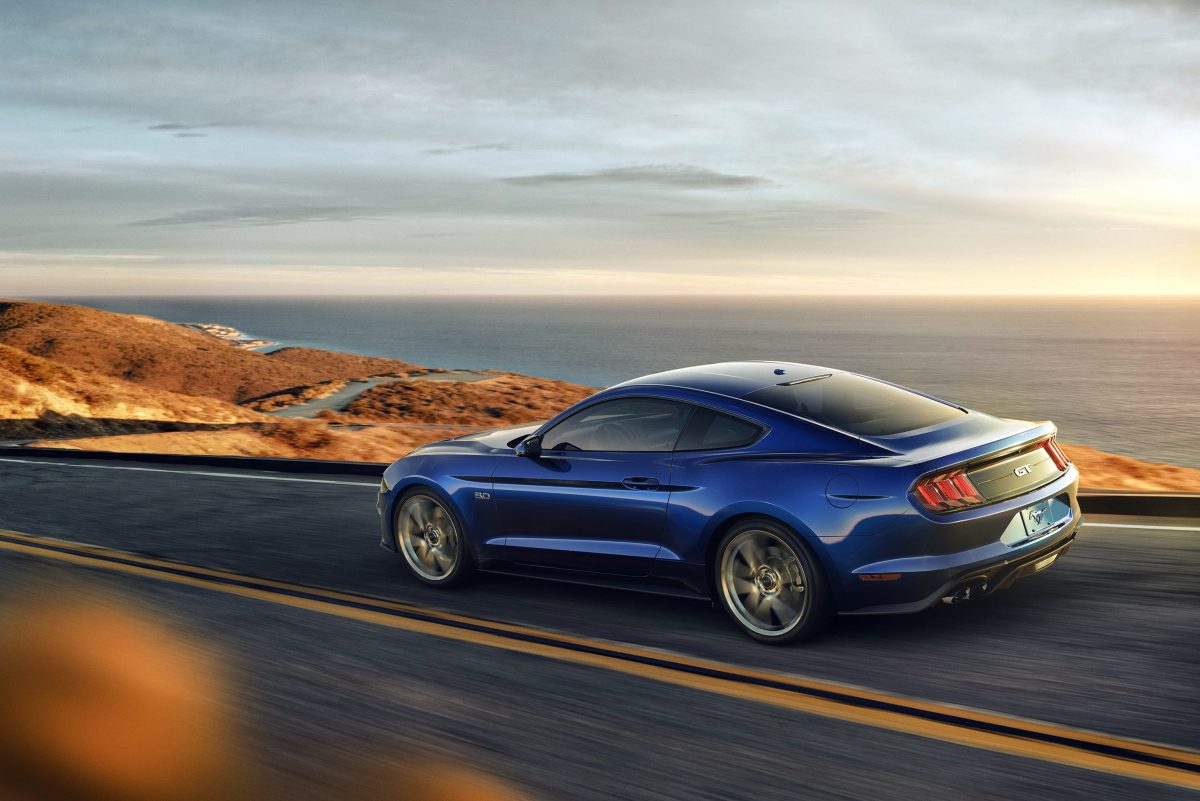 FORD MUSTANG