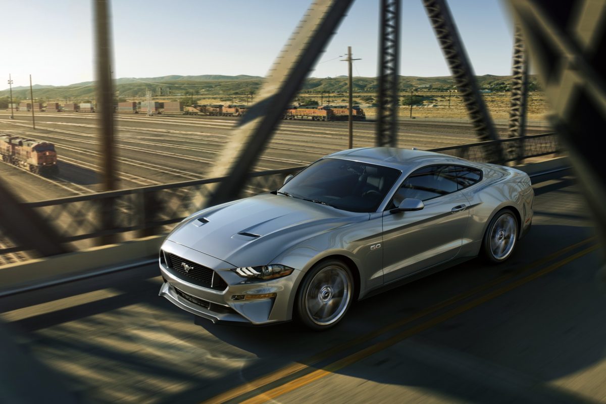 FORD MUSTANG