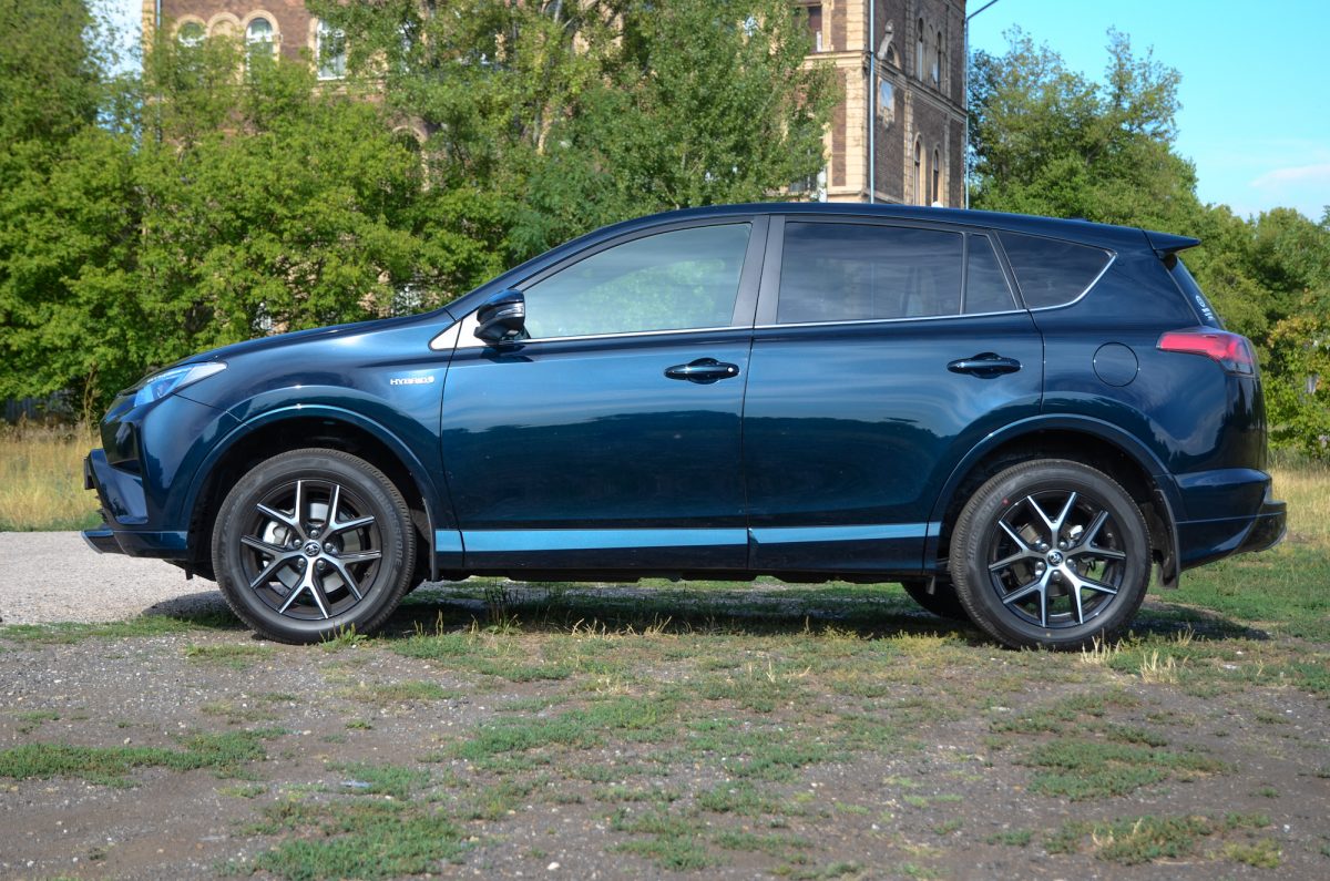 TOYOTA RAV 4
